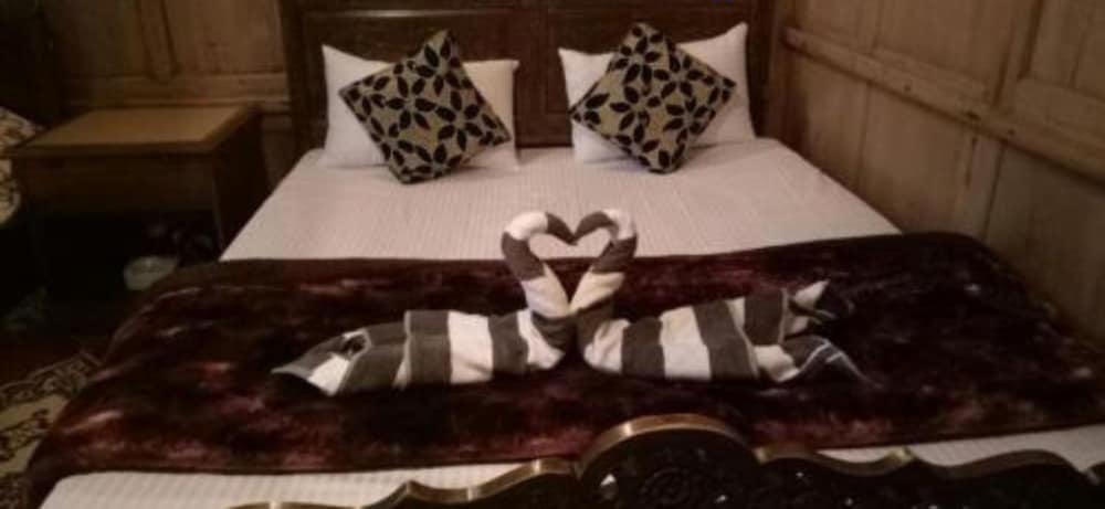 Goroomgo Lotus Srinagar - last minute hotel in Srinagar