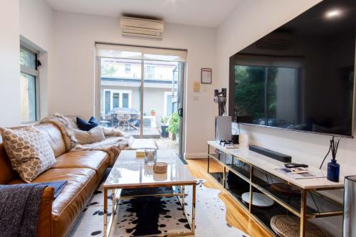 Eggies Nest Sydney City Apartment — 4-Star Luxury Hotel in Sydney, Australia