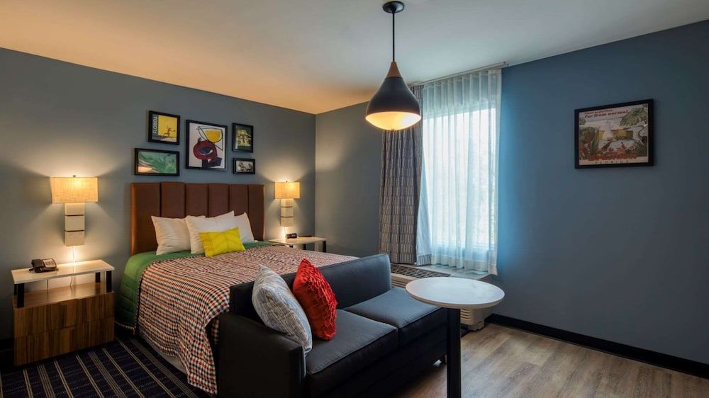 Uptown Suites Extended Stay Tampa FL Riverview - photo 18