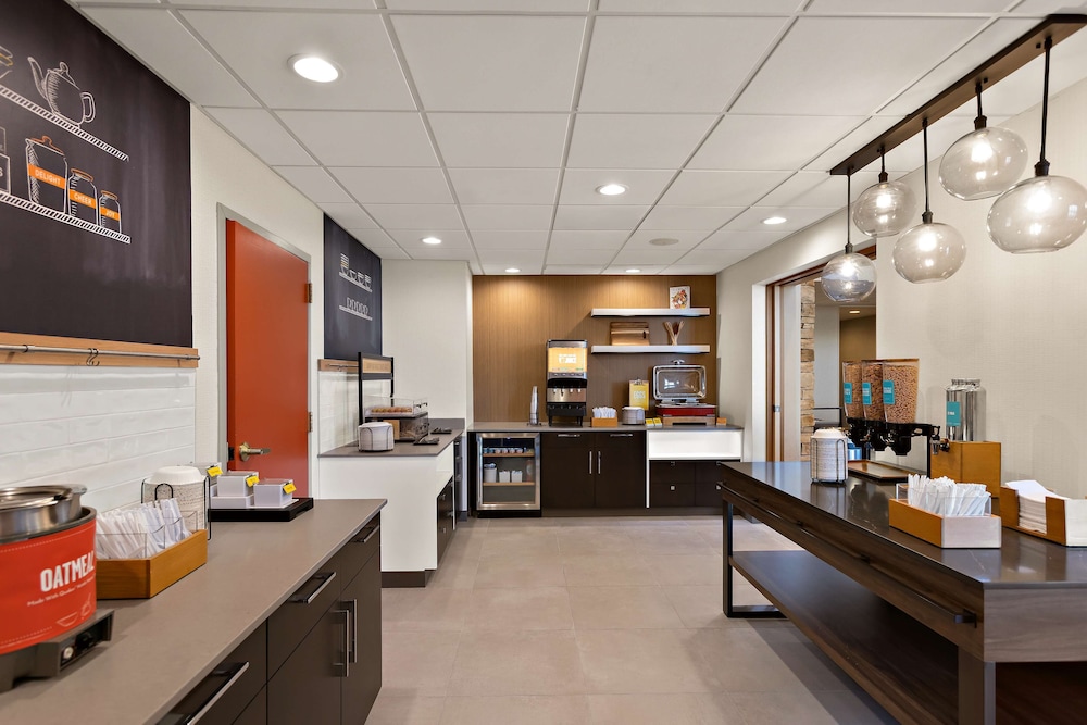 Hampton Inn & Suites by Hilton Petoskey - photo 65