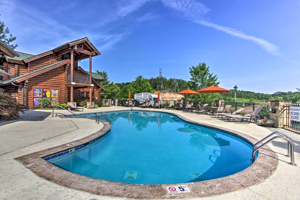 3 Mi To Dollywood Pigeon Forge Resort Studio - photo 23