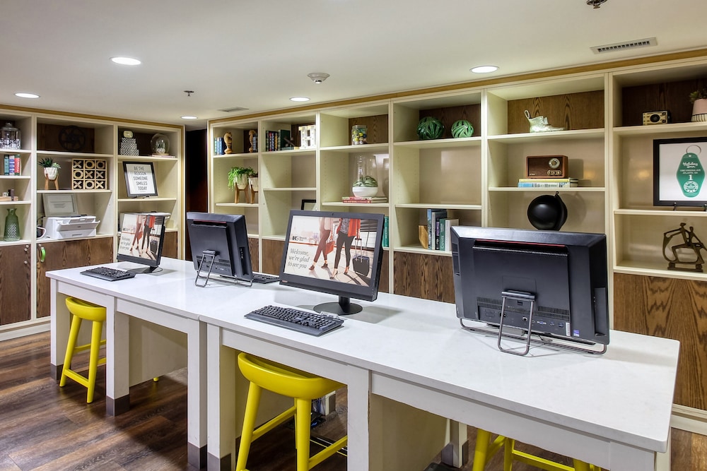 Holiday Inn Hotel & Suites Atlanta Airport North by IHG - photo 40