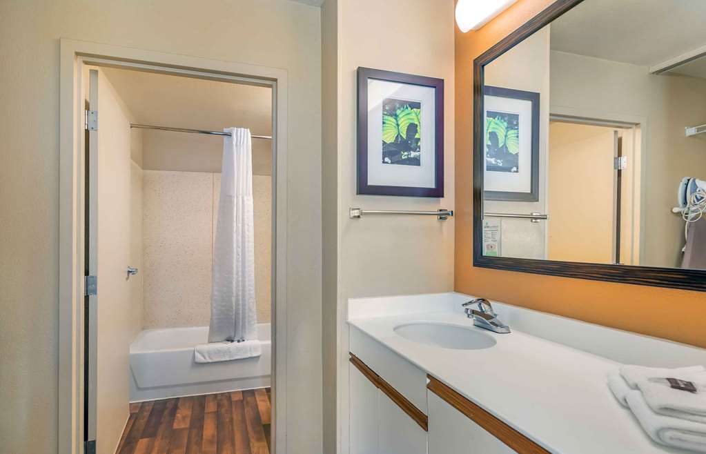 Extended Stay America Select Suites Chicago Lombard Oakbrook - photo 36
