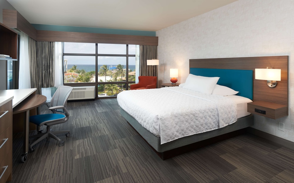 Home2 Suites by Hilton Pompano Beach Pier - photo 7