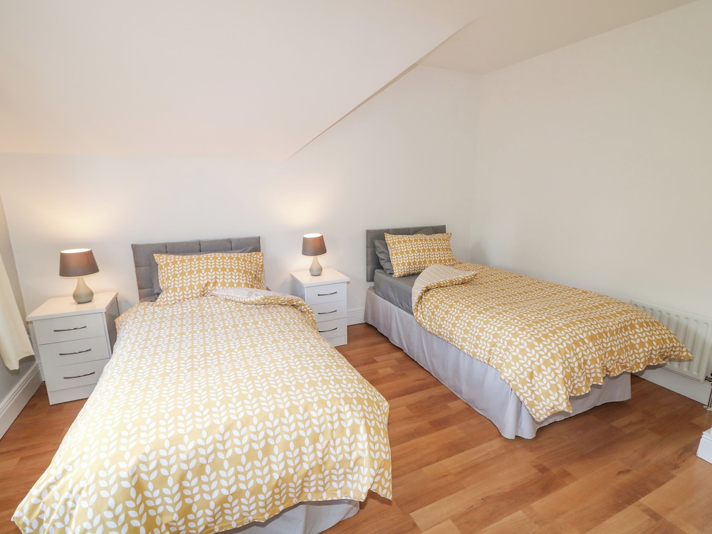 12 Hillview