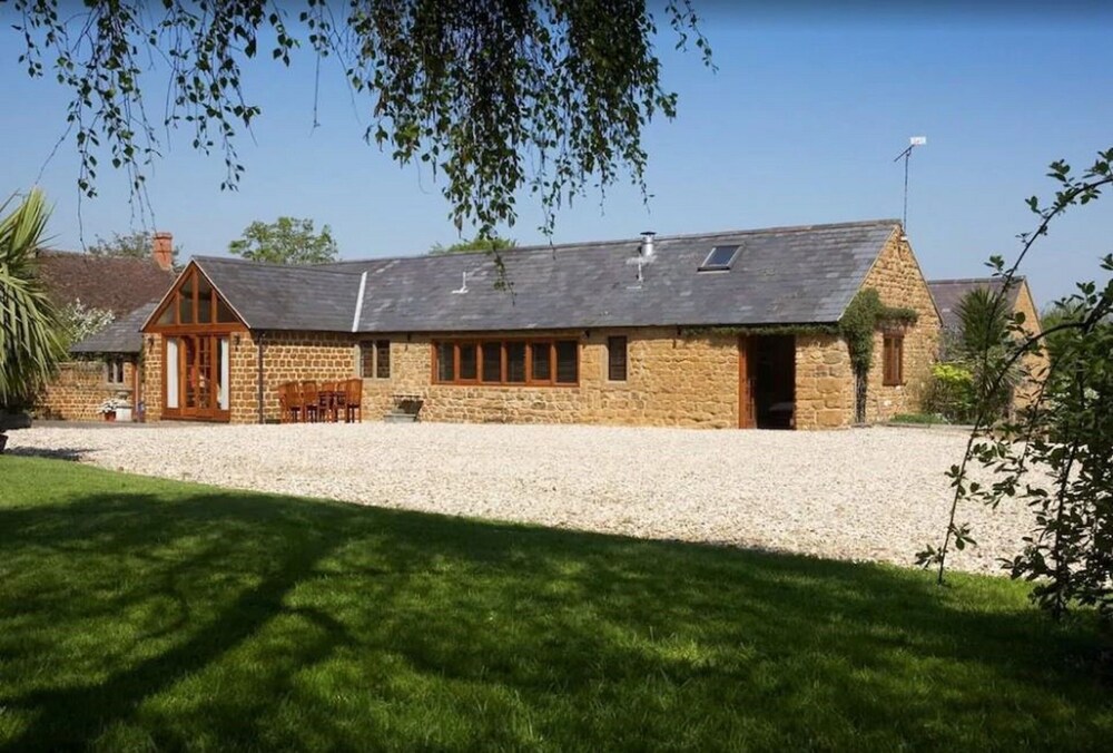 Hillside Holiday Cottages in Banbury, United Kingdom