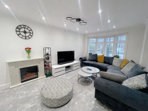 Home Near London Heathrow Slough Windsor Legoland 18457054 — Colnbrook