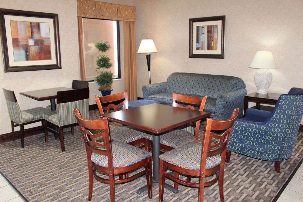 Holiday Inn Express Kansas City Liberty by IHG - photo 5