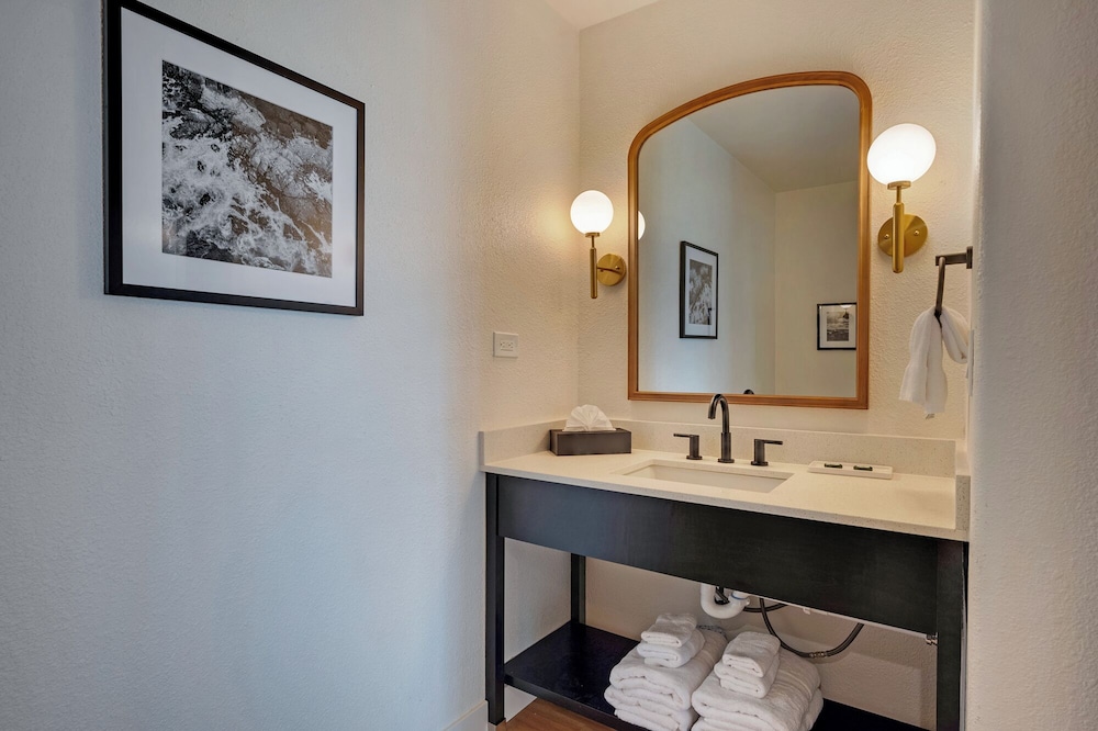 Bodega Coast Inn and Suites - photo 47