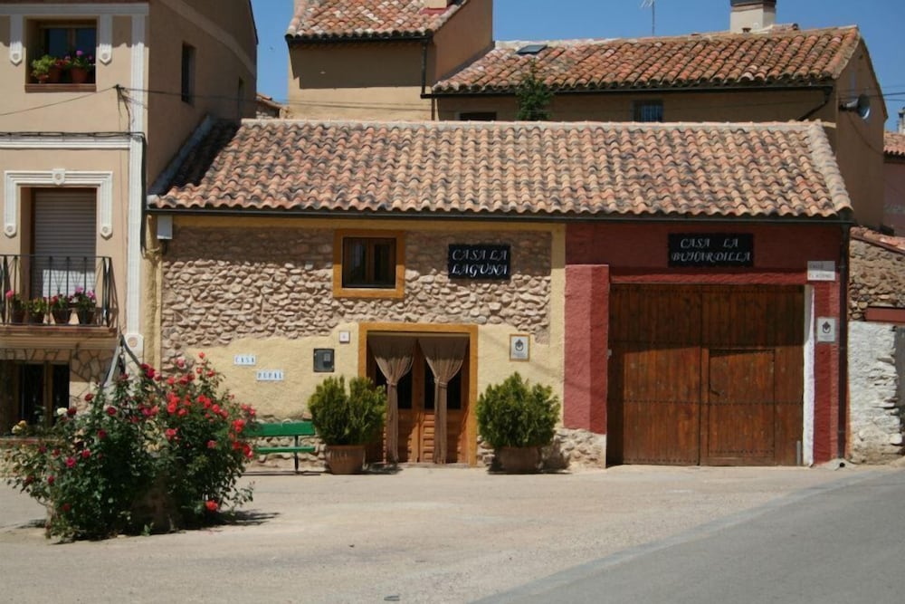 Casas Rurales La Laguna Y La Buhardilla De La Lagu — Gallocanta
