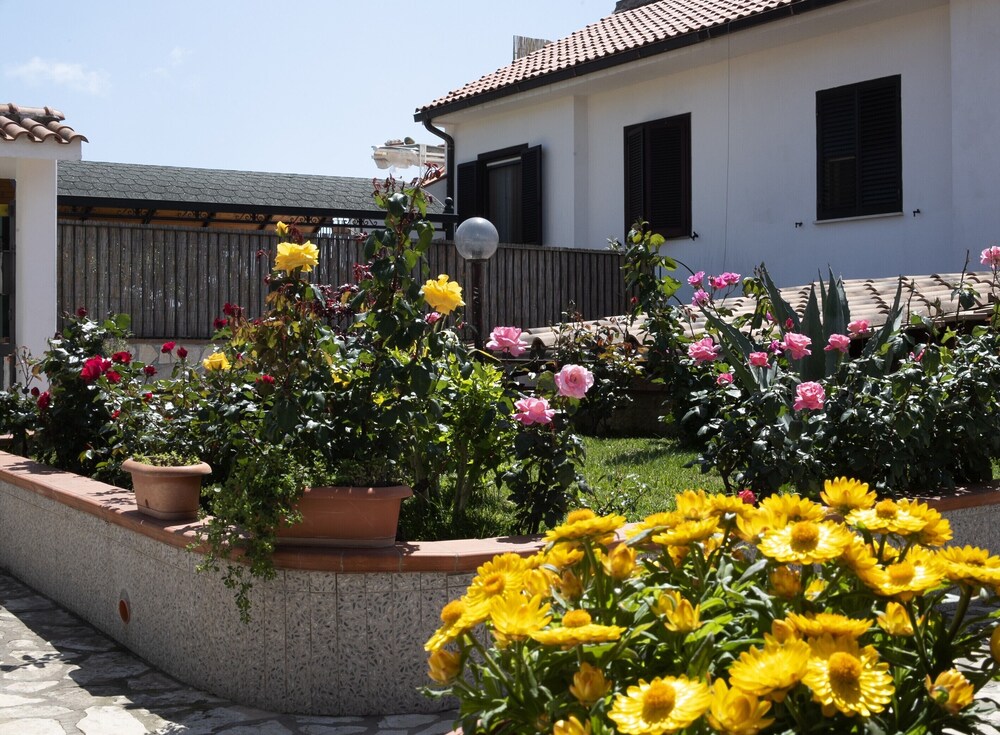 B&B Appartamenti l'Anfora — 4-Star Luxury Hotel in Sperlonga, Italy