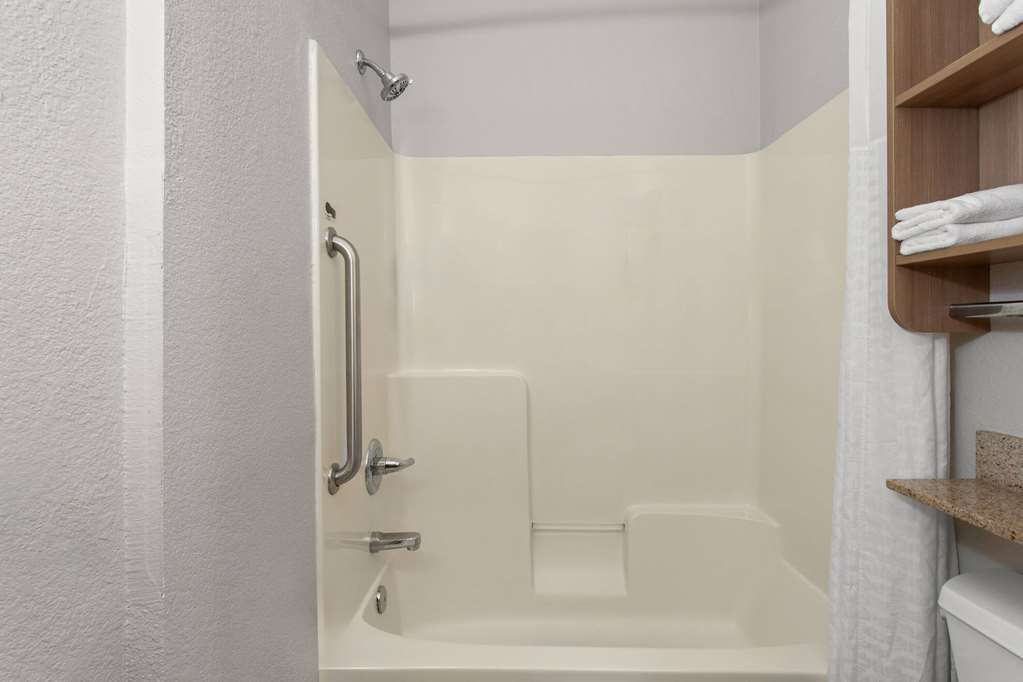 Microtel Inn & Suites by Wyndham Panama City - photo 29