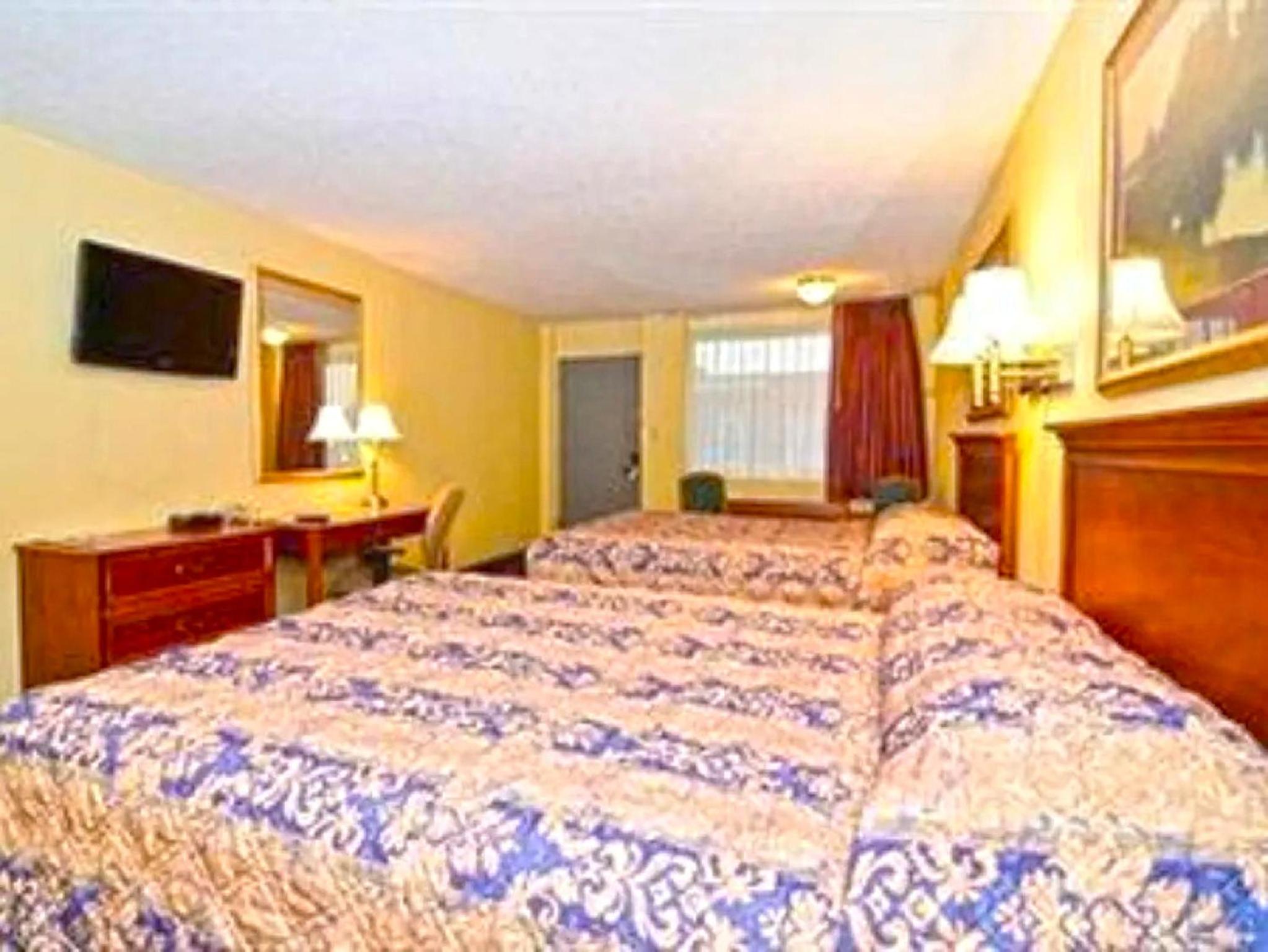 SureStay Hotel by Best Western Salina - photo 4