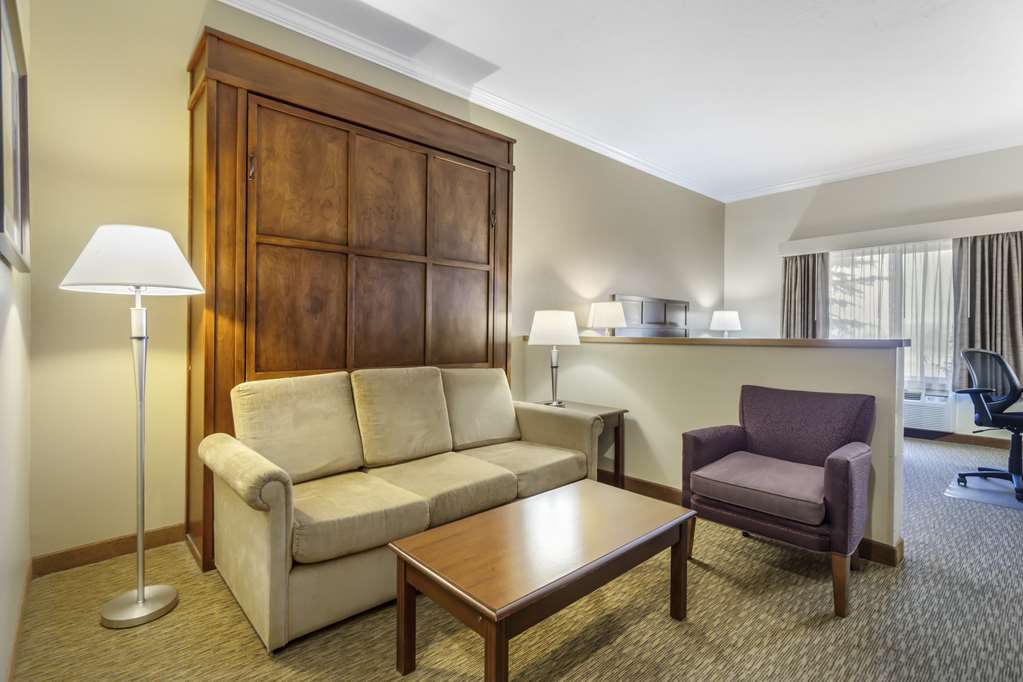 Best Western Plus Grapevine Inn - photo 17