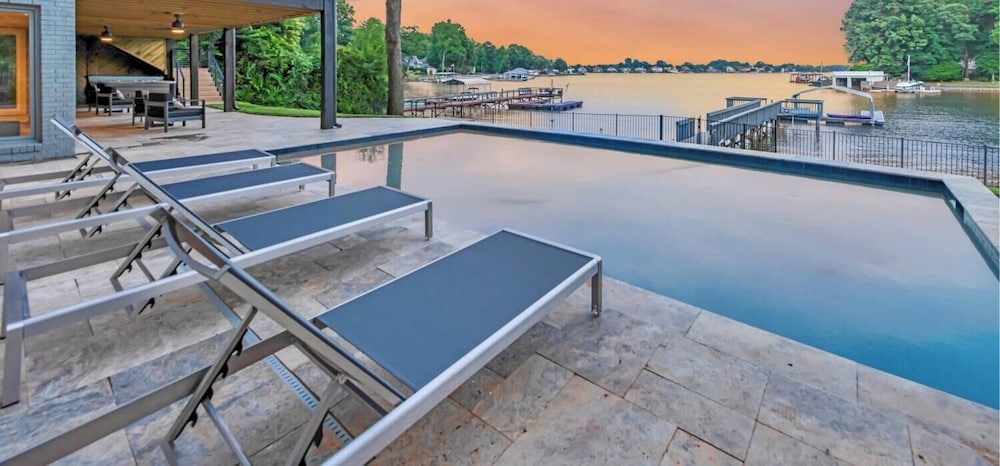 Lakeshore Adrift in Denver, United States