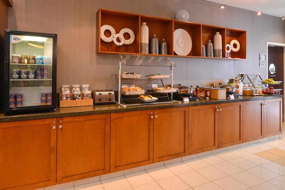 Springhill Suites by Marriott Pittsburgh Mills - photo 19