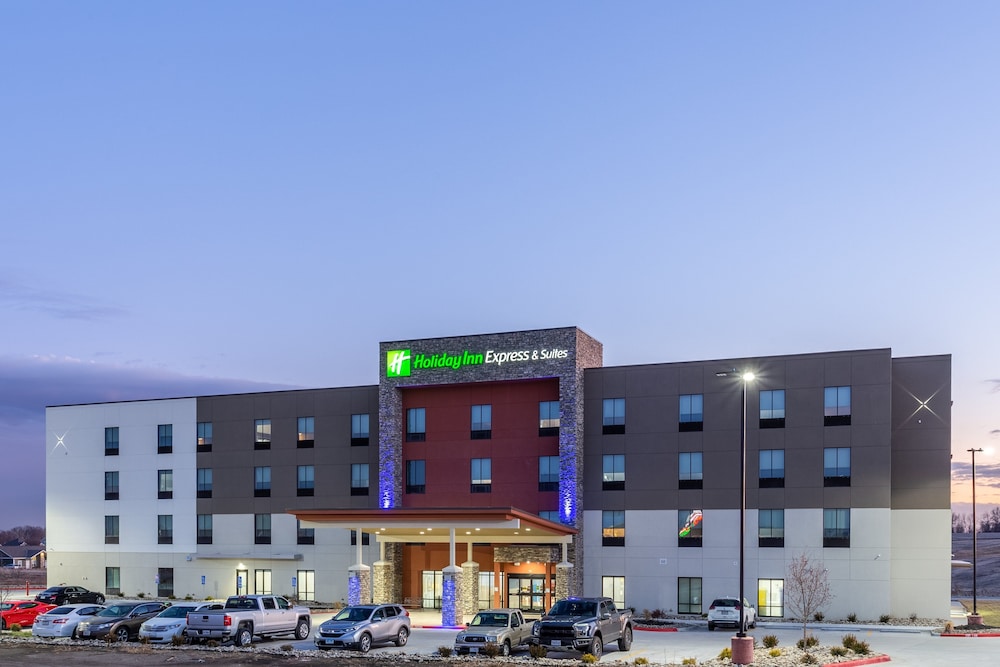 Holiday Inn Express & Suites Kearney by IHG - photo 42