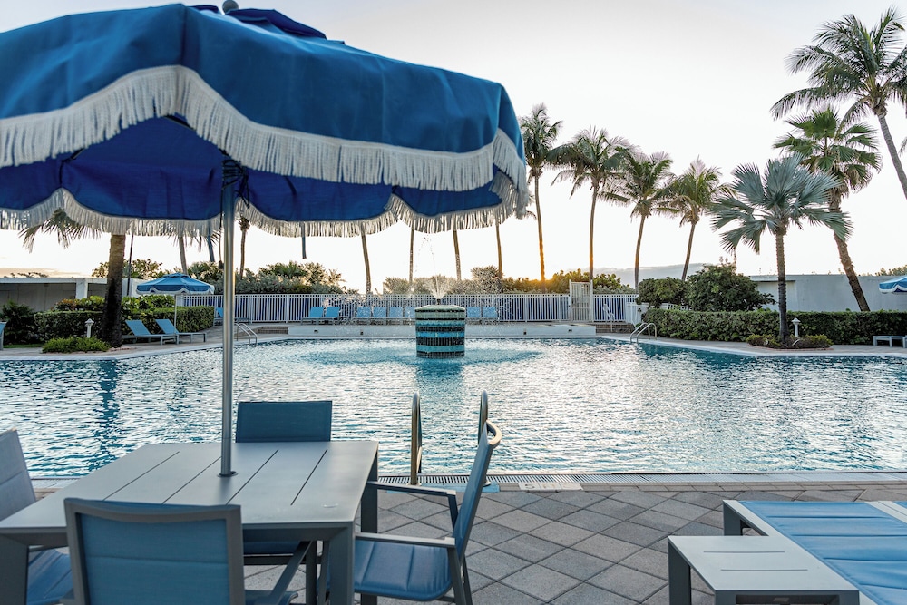 Sherry Frontenac Oceanfront Hotel - photo 61