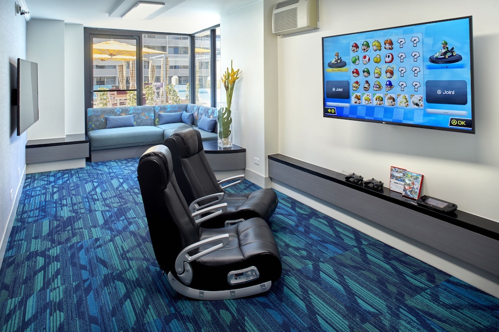 Holiday Inn Express Waikiki by IHG - photo 52