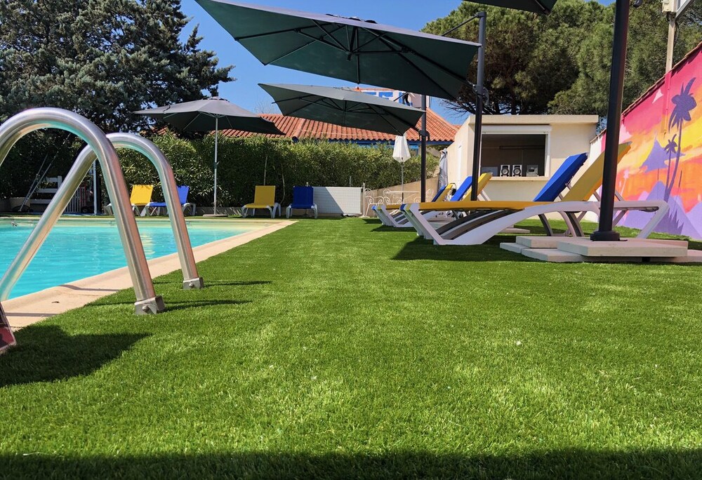 Hotel Des 4 Vents - carbon neutral hotel in Aigues-Mortes