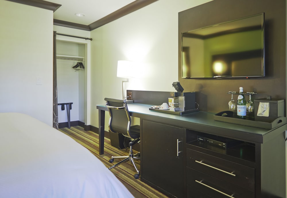 Hotel Azura - photo 12