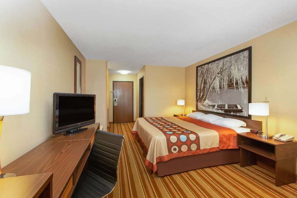 Super 8 by Wyndham Salina I 70 - photo 22