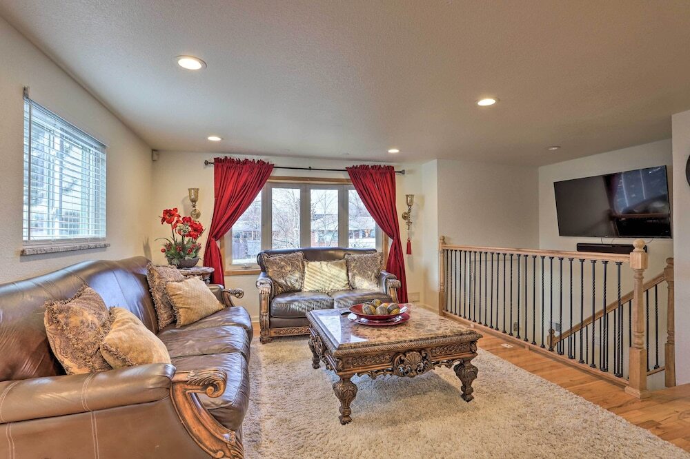 Private Yard Patio Denver Area Home 17951196 — Northglenn