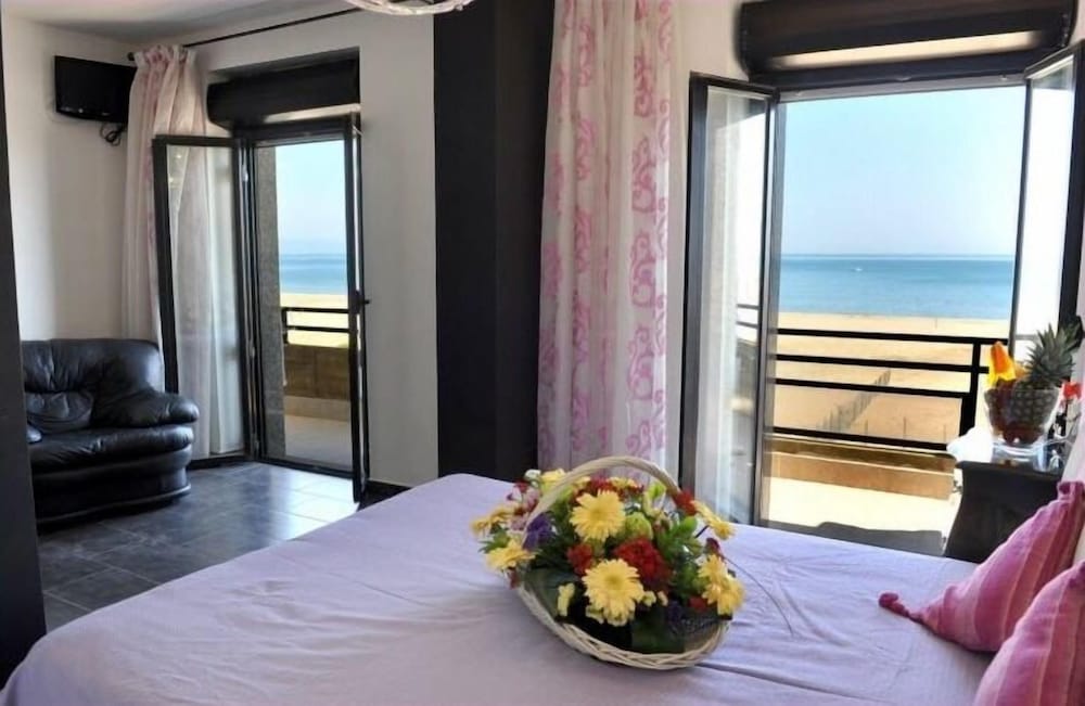 B&B Bellavista — 4-Star Luxury Hotel in Margherita Di Savoia, Italy