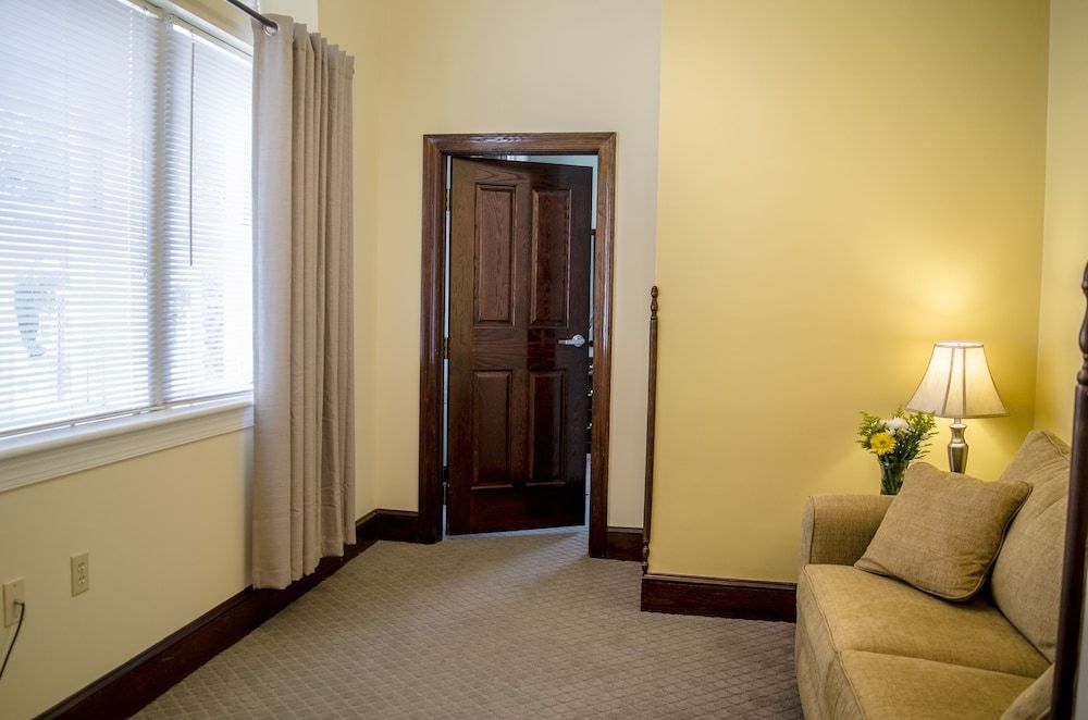 Sheridan Livery Inn & Restaurant - photo 30