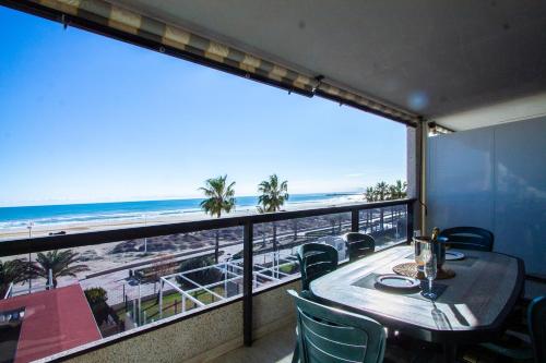 Espacio 2 Primera Linea De Playa in Cullera, Spain