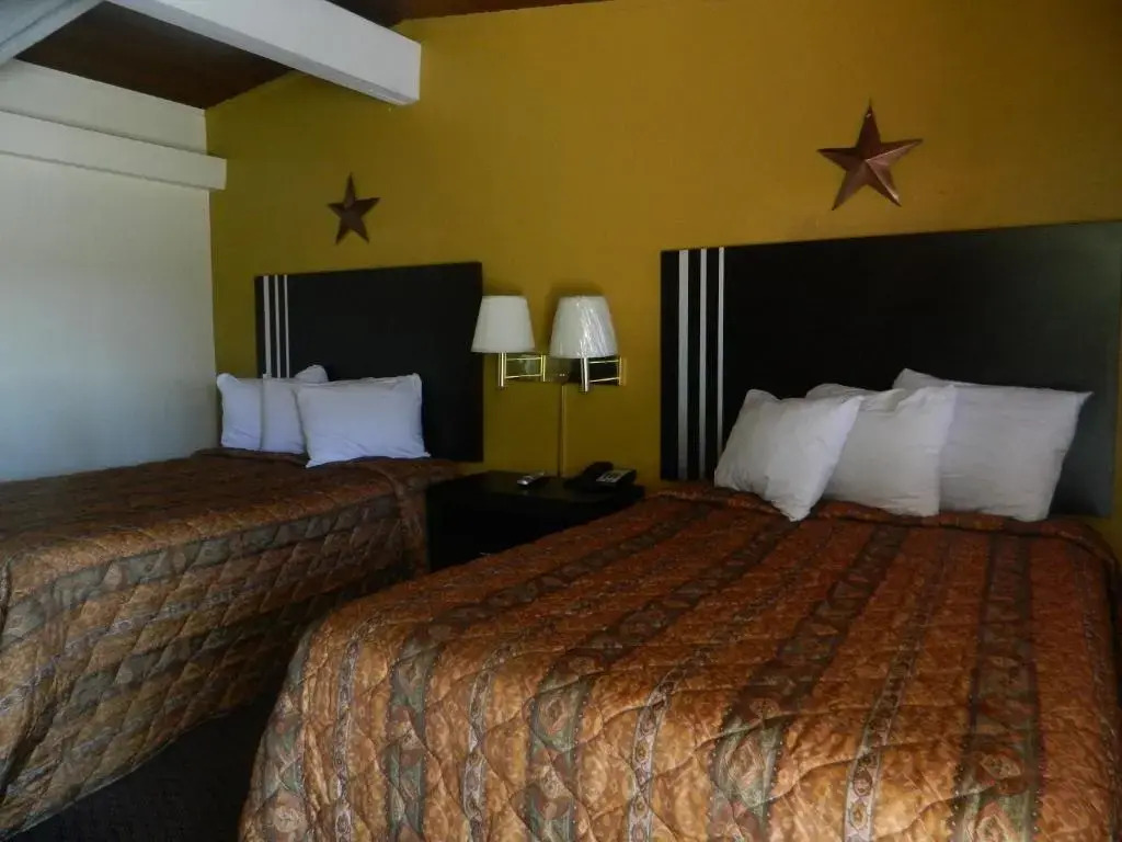 La Plaza Inn & Suites - photo 20
