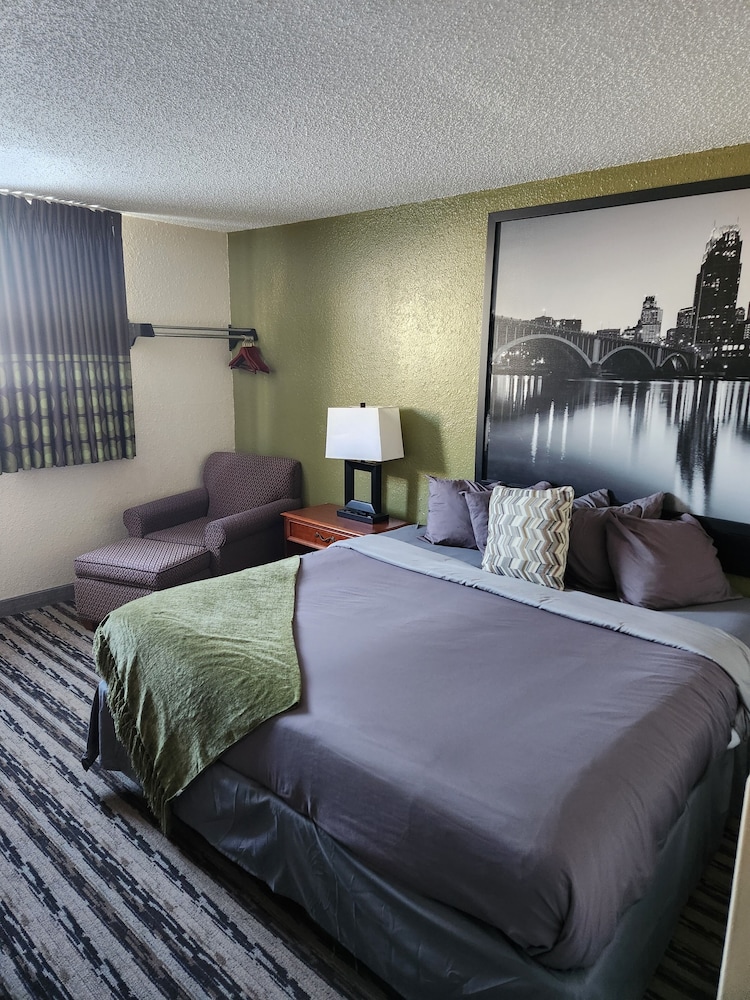 Super 8 Moorhead - photo 12