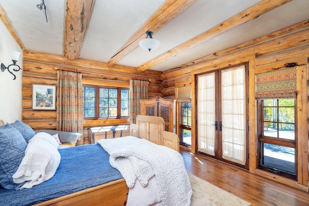 Hilltop Hideaway Expansive Views From This Private Estate Hot Tub Pool Table - photo 14