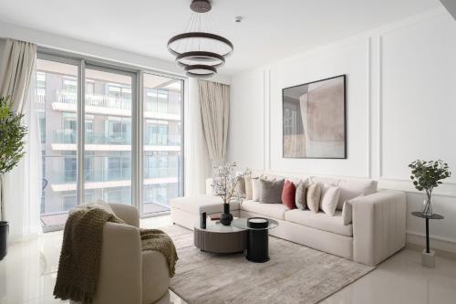Beachfront Elegant 2BD Condo with Breathtaking Views 15AB01 — 4-Star Luxury Hotel in Dubai, United Arab Emirates