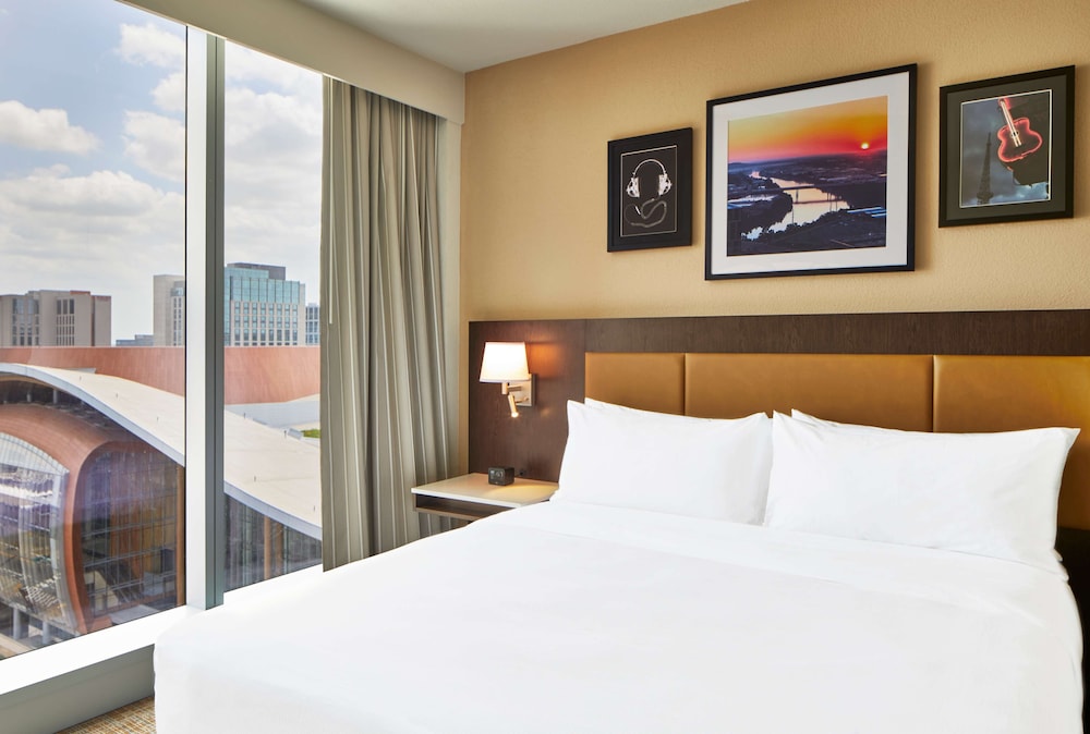 Embassy Suites by Hilton Nashville Downtown - photo 32