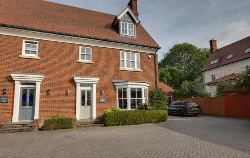 Elizabeth Townhouse Braintree — 4-Star Luxury Hotel in Braintree, United Kingdom