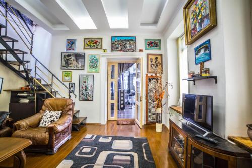 Comfortable Apartment In The Old Tbilisi