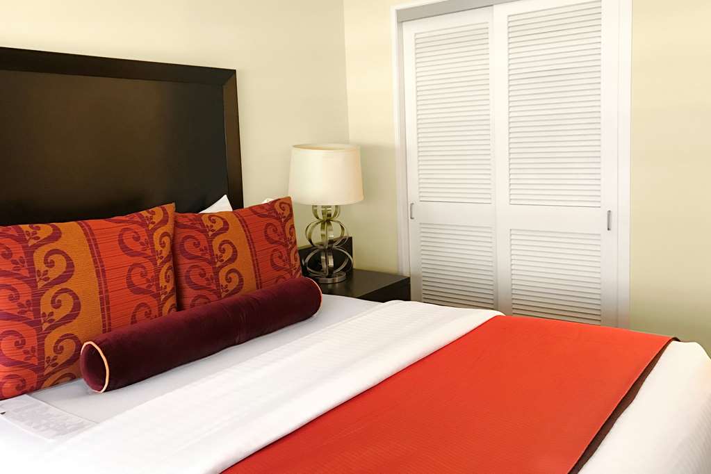 Washington Plaza Hotel - photo 12