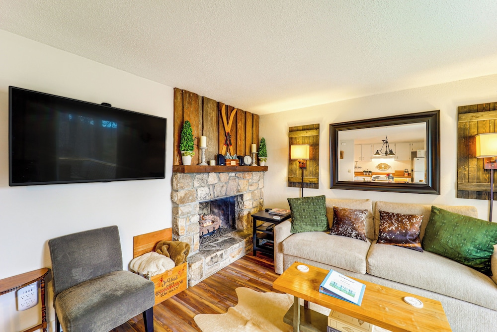 Hike Sip & Stay Awhile Sugar Mountain Getaway — 4-Star Luxury Hotel in Banner Elk, United States