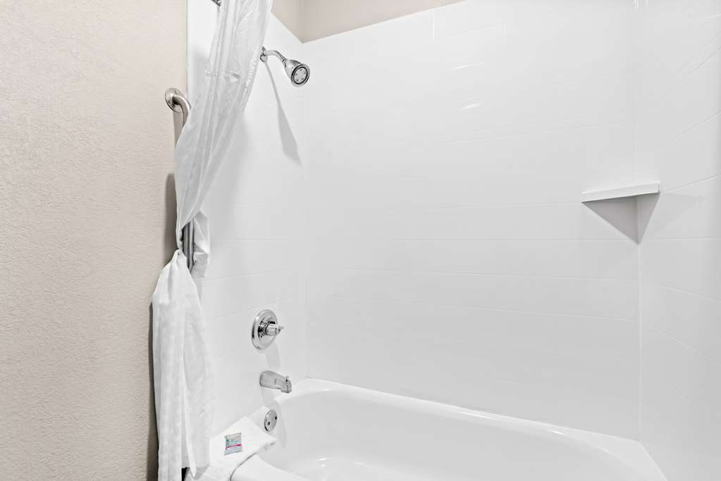 Best Western Ottumwa Inn & Suites - photo 23