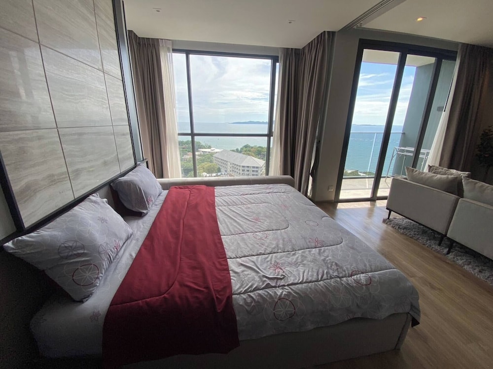Stunning Sea View Best Place — 4-Star Luxury Hotel in Pattaya, Thailand