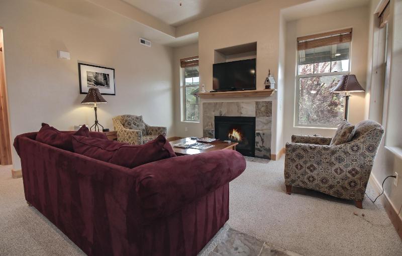 Fox Pointe At Redstone By Lespri Management - photo 13