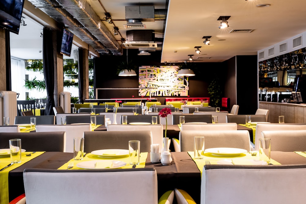 מזון ומשקאות