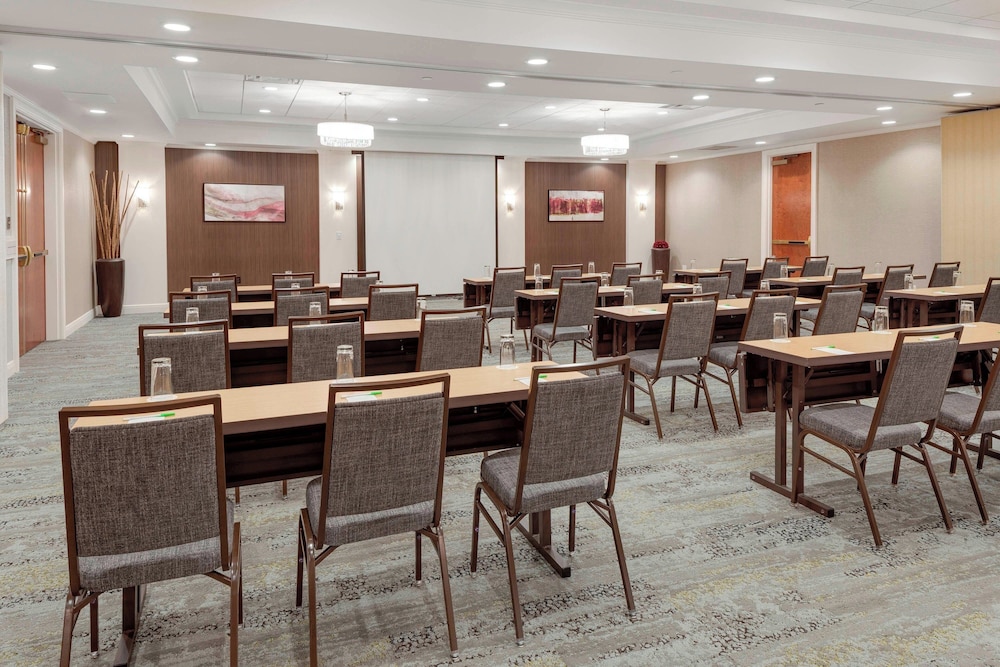 Courtyard by Marriott in Portsmouth - photo 32