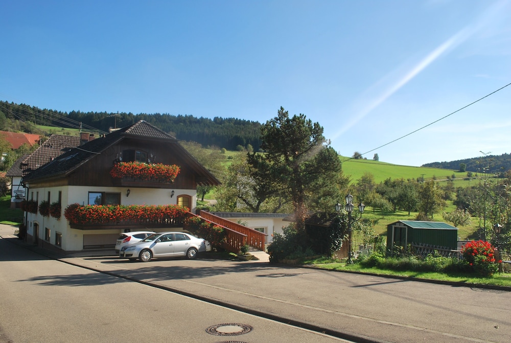 Landgasthof Hirschen Untermettingen — Wutoeschingen