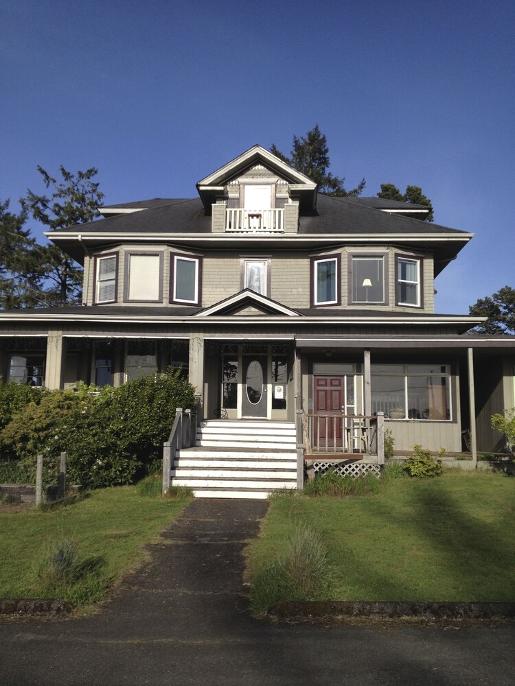 Glenacres Inn in Westport, United States