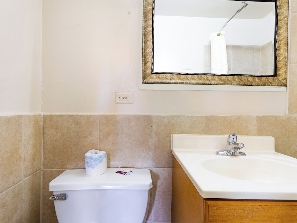 Manor Motel Near Oak Brook Chicago Westchester - photo 12