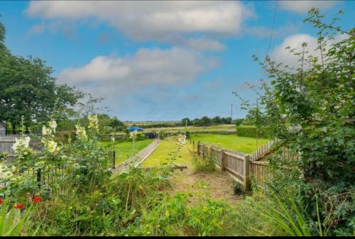 2 bedroom Cottage Nr Stamford — 4-Star Luxury Hotel in Easton On The Hill, United Kingdom