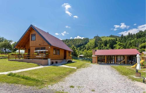 4 Bedroom Awesome Home In Sunger — 4-Star Luxury Hotel in Mrkopalj, Croatia