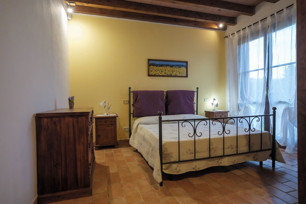 Agriturismo Niccoland — 4-Star Luxury Hotel in Grosseto, Italy